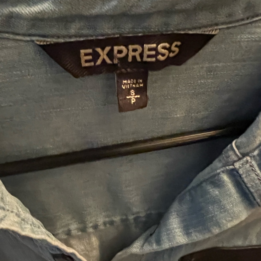 Express button down - Picture 2 of 2